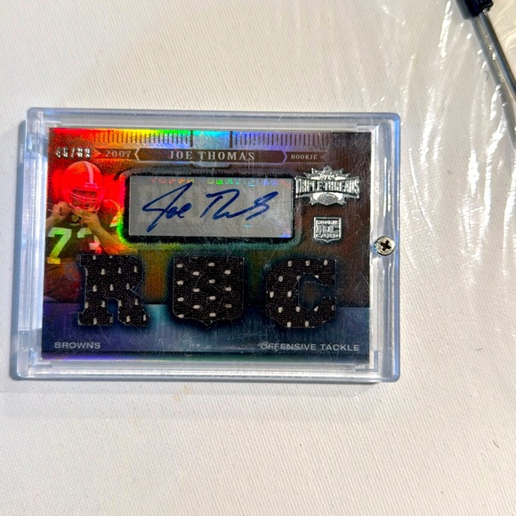 2007 Topps Triple Threads Patch Auto Joe Thomas #149 46/89 - Picture 1 of 4